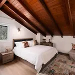Petritis Cozy Mountain Retreat With Stunning Views By Greece