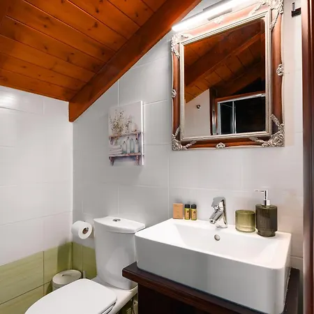 Petritis Cozy Mountain Retreat With Stunning Views By Greece Appartement *