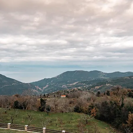 Petritis Cozy Mountain Retreat With Stunning Views By Greece Apartman Kerníca
